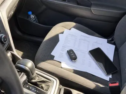 אישור היעדר תביעות ומפתחות רכב על מושב
