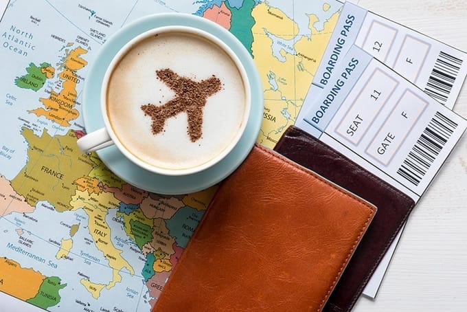 דרכונים וכרטיסי טיסה