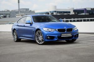 ב.מ.וו רכב כחול